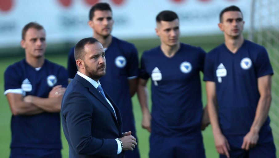 SRBI IZBAČENI IZ REPREZENTACIJE BOSNE! Zbog himne „Bože pravde“ ostao bez Mundijala, oglasio se i Vico Zeljković