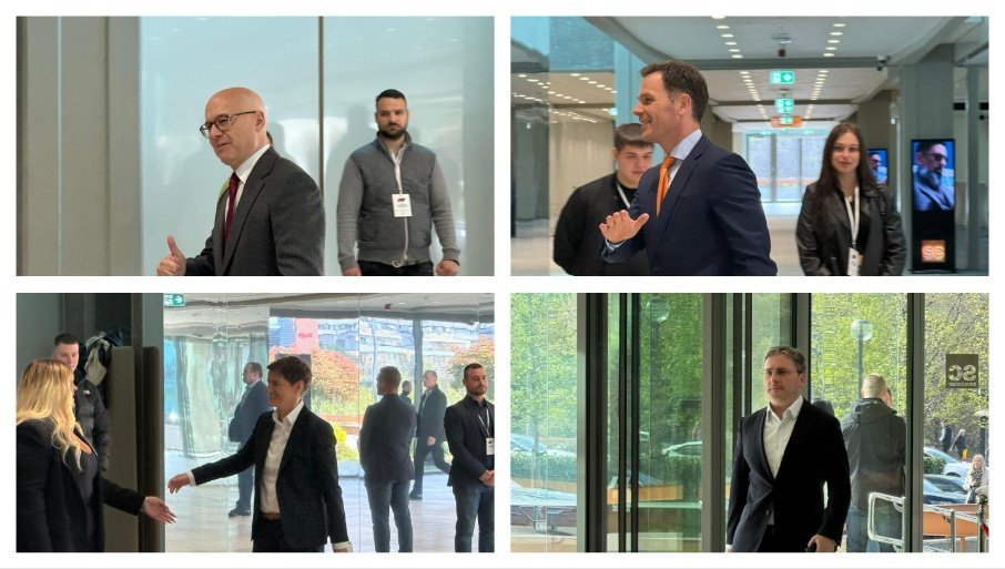 Funkcioneri stranke stigli u Sava Centar (FOTO)