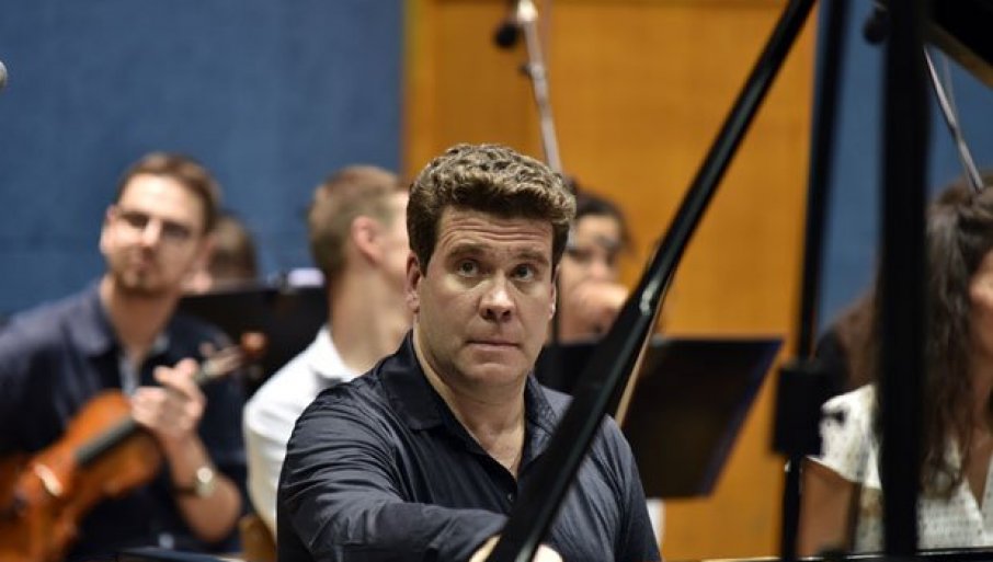 Genijalni ruski pijanista Denis Macujev nastupiće sa Simfonijskim orkestrom RTS