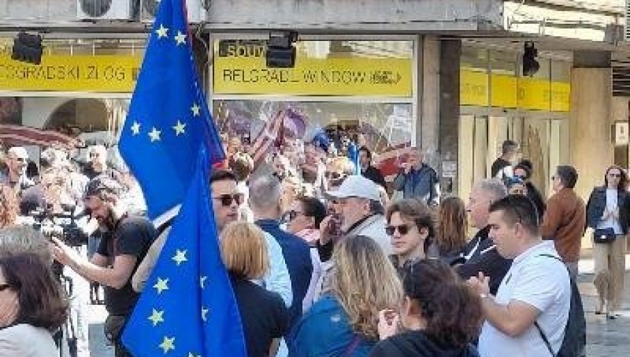 Održan skup pristalica Evropskog pokreta u Beograd: Okupilo se njih 200