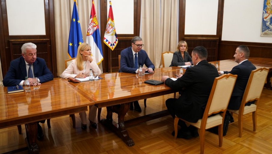 Danas na Andrićevom vencu Alternativa za promene i Ujedinjena seljačka stranka