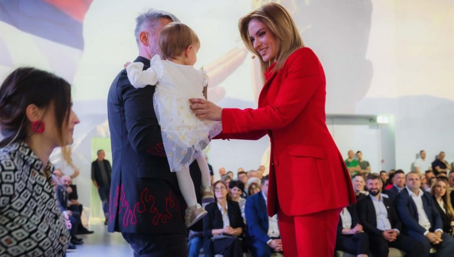 Ovu obojenu revoluciju pobedili ste vi, građani Srbije, koji niste dozvolili da nas ponovo zavade (FOTO)