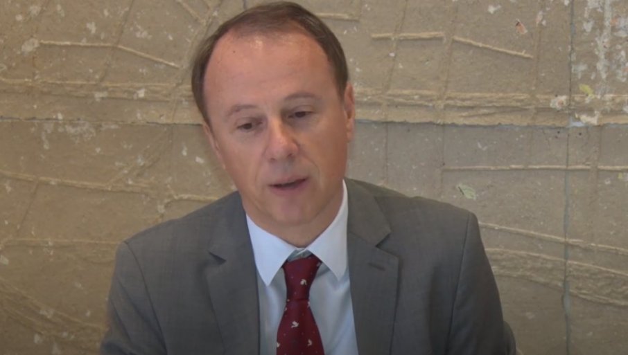 LJUBIČANOVIĆ POKOPAO LAŽI REKTORA „Pa nije policija došla da mu menja nastavni plan i program“ (VIDEO)