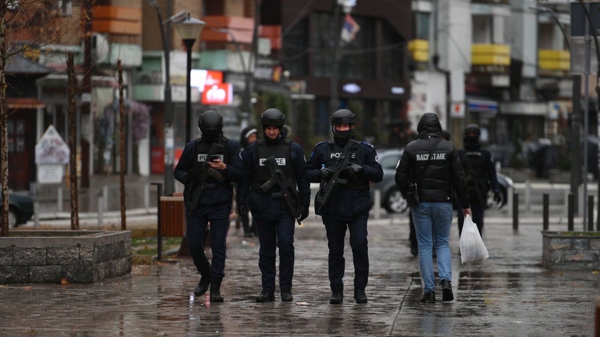 Tzv. kosovska policija u Zubinom Potoku privela maloletnika zbog natpisa na majici