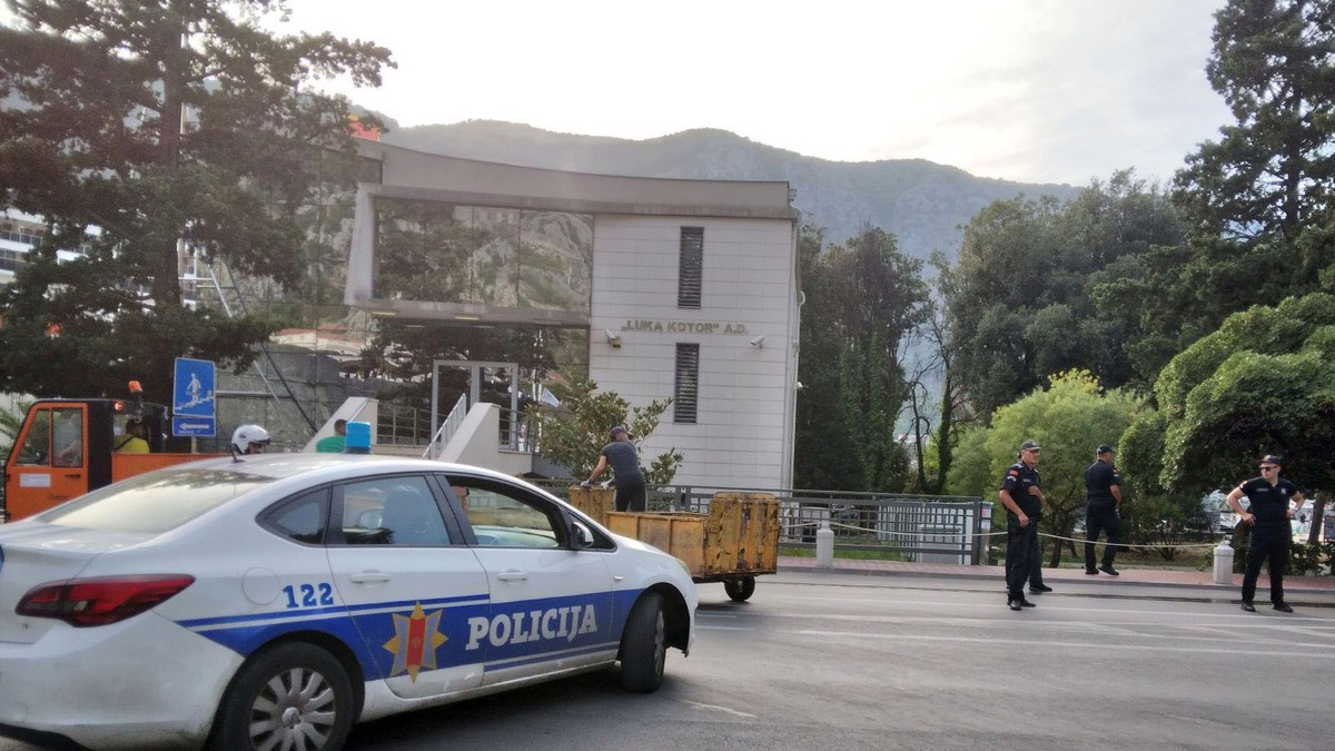 Uhapšen direktor osnovne škole u Piperima: Kupio 10 tona peleta, pa tri uzeo za sebe