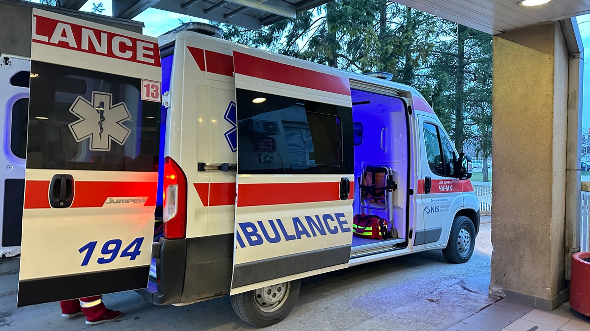 Teška saobraćajna nesreća u Novom Sadu: Kamion udario pešaka