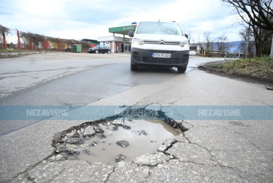 Jedna rupa na putu može da napravi ozbiljan kvar na autu: Evo šta prvo strada
