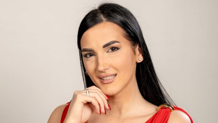 Jelena Janić (Bašić) u velikom intervjuu za „TV novosti“ o karijeri i privatnom životu