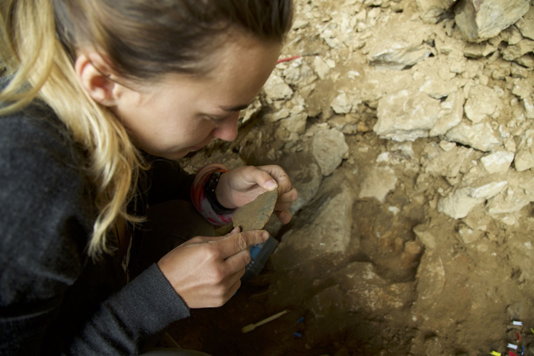 Neverovatno naučno otkriće iz Sibira: Neandertalci možda imali prve zubarske zahvate u istoriji (FOTO)