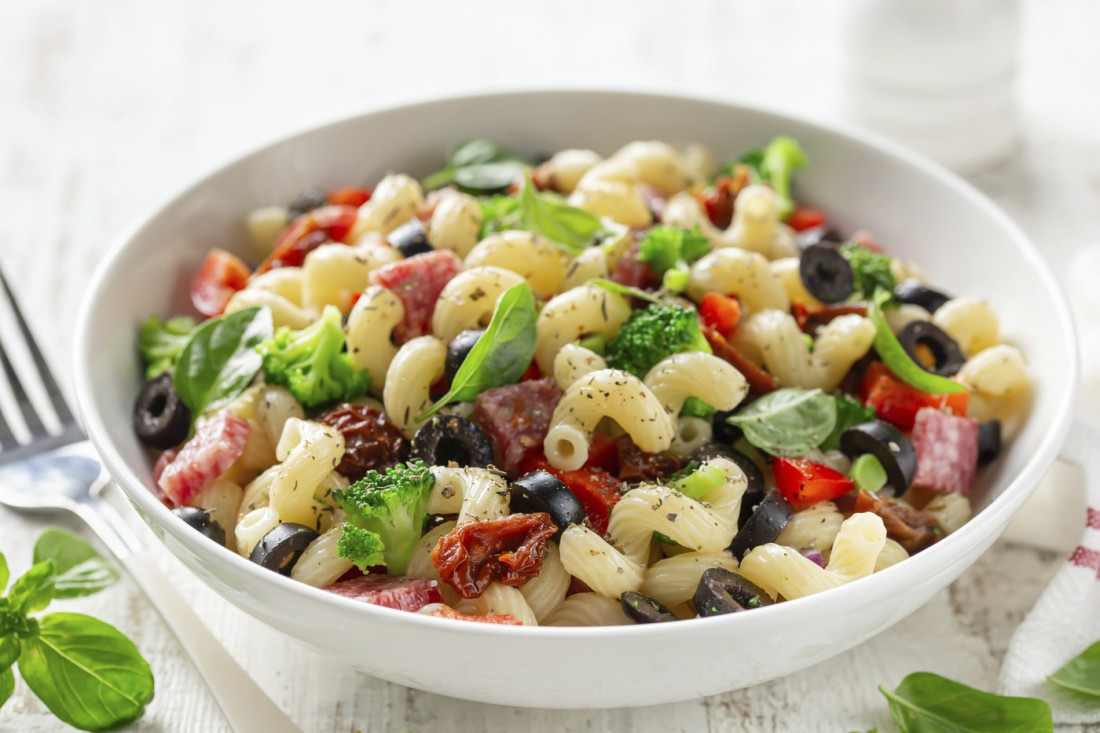 Recept dana za osvežavajuću pasta salatu sa povrćem