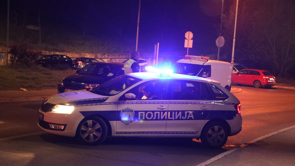 Teška saobraćajna nesreća kod Ribarića: Vozila potpuno smrskana