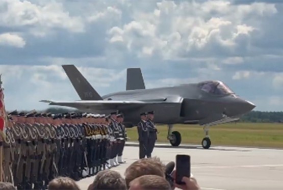 Poljska predstavila prve borbene avione F-35 Husarz (VIDEO)