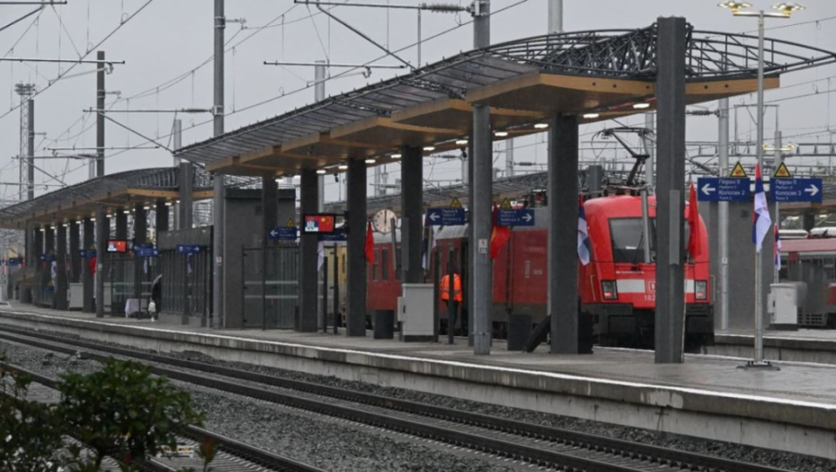 Vučić posetom centru prati upravljanje vozovima