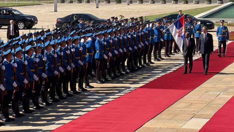 Vučić dočekao predsednika Angole