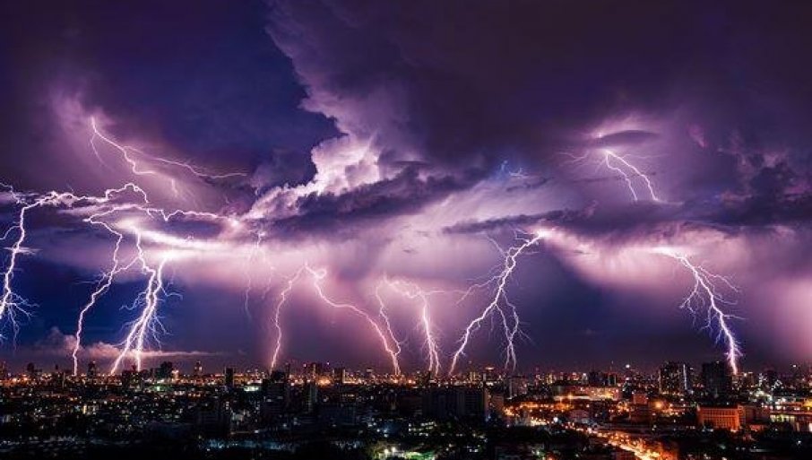 Prete pljuskovi, grmljavina i grad, na udaru i Beograd