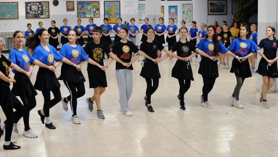 Ansambl kulturno umetničkog društva „Dukat“ sa Zvezdare, specifičan ne samo po dobroj igri, već i po zajedništvu