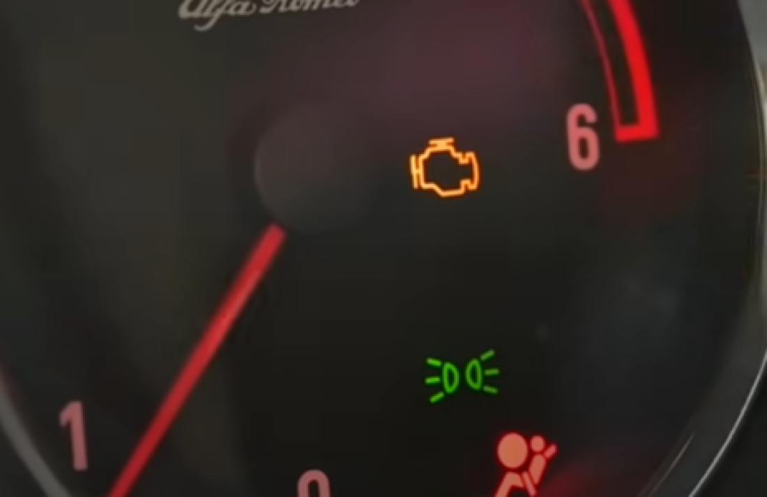 Zašto se pali lampica check engine?