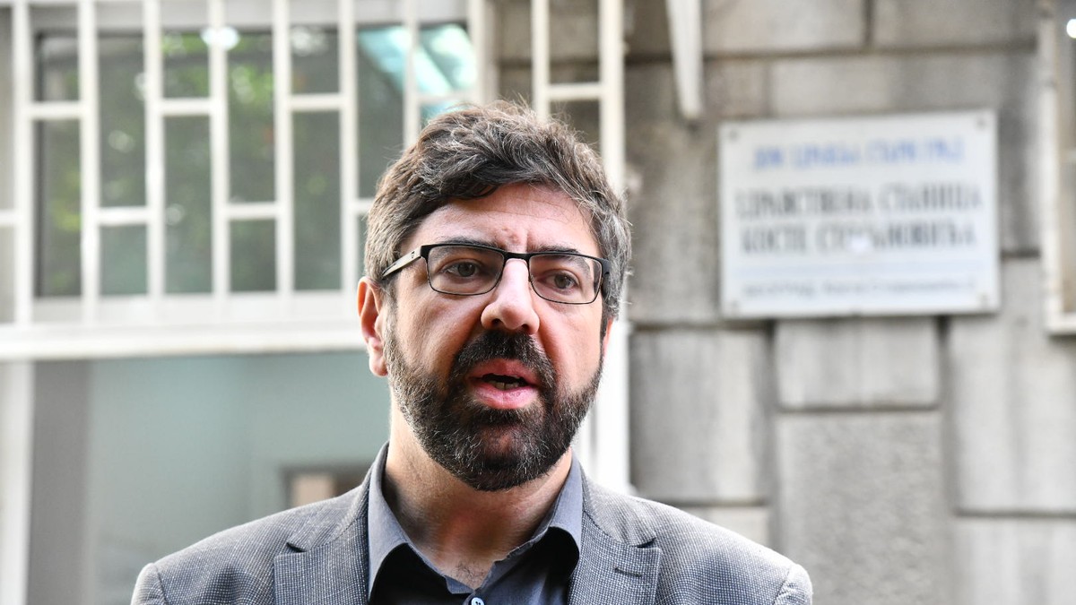 Radomir Lazović žestoko zamerio studentima zbog govora Jelene Pavlović na protestu u Kraljevu