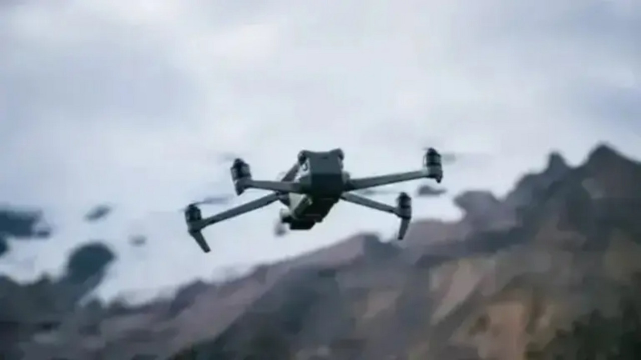 Dron sa eksplozivom pronađen na polju, vojska odmah opkolila područje