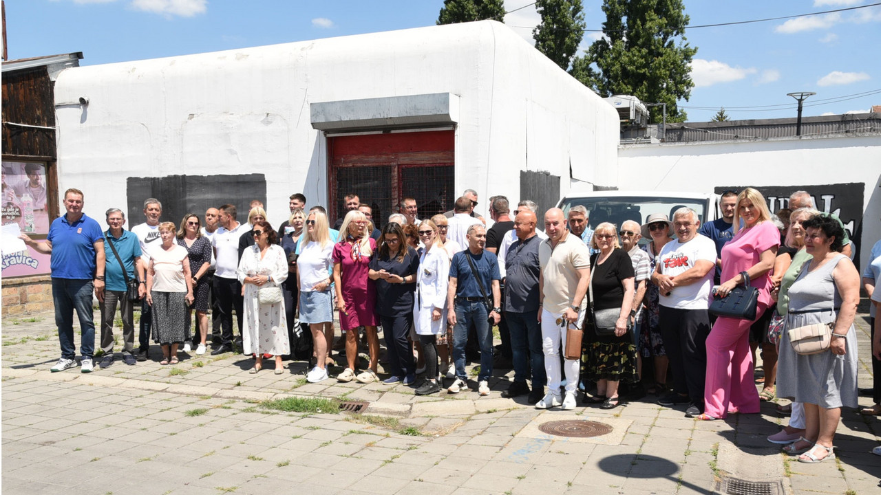 Građani i privrednici zajednički donirali kombi Domu zdravlja (FOTO)