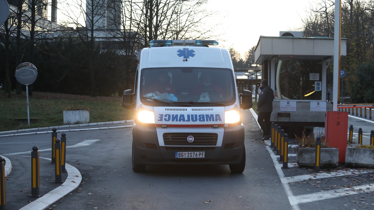 Detalji drame u Jakovu: Dete (4) ušlo u bazen i počelo da se davi