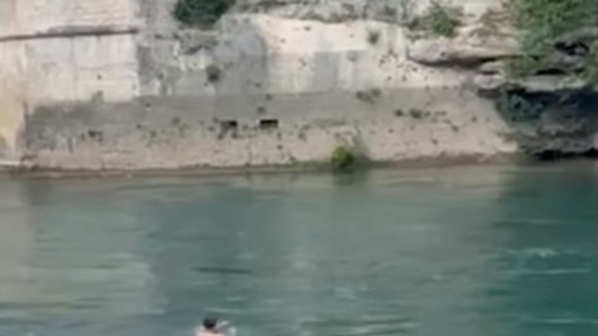 Jeziva scena u Mostaru: Nestao u Neretvi nakon skoka sa mosta