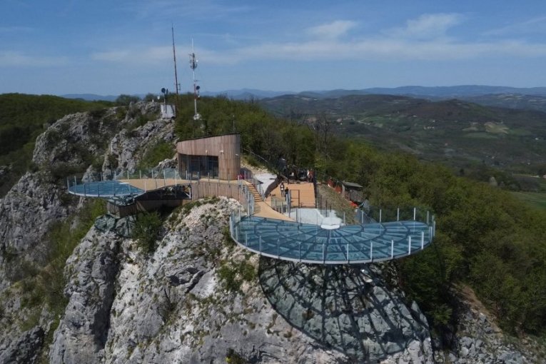 VELIČANSTVEN POGLED NA MEANDRE ZAPADNE MORAVE I ŠUMADIJE! Danas se otvara vidikovac na Kablaru
