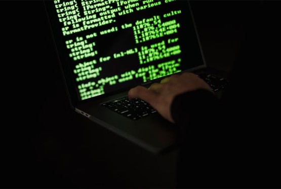 Microsoft upozorio na novi virus: Prvo špijunira, pa uništava računare