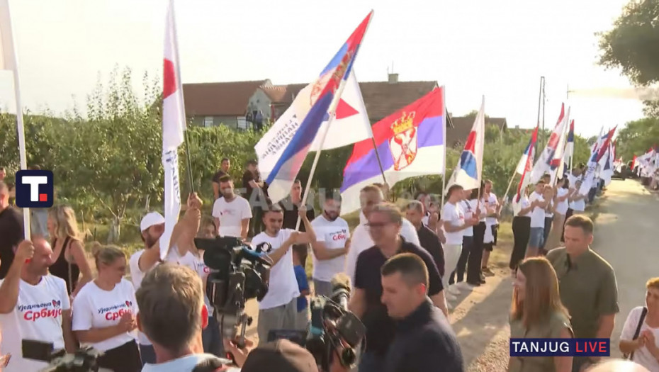 Vučić stiže u Vladimirovac: obraćanje građanima