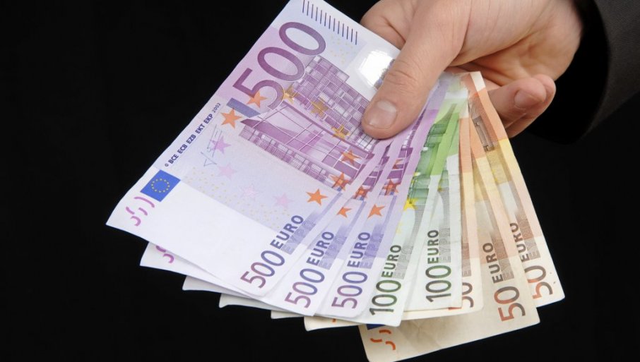 Stotine radnika obradovala plata, ali sada moraju da vrate sve