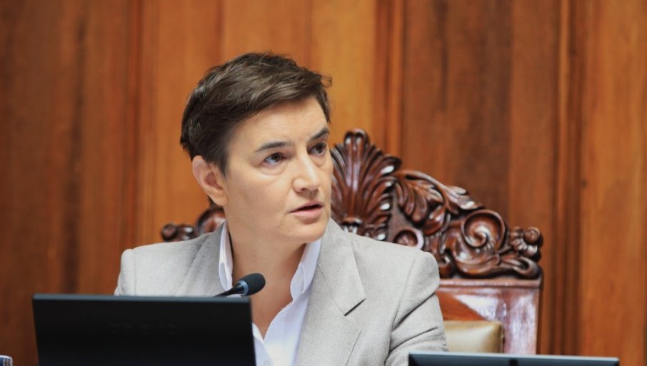 Ako iko zna kako izgleda targetiranje, onda su to Aleksandar Vučić, njegovi roditelji i njegova deca