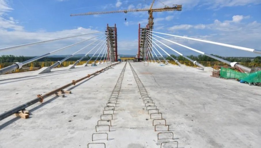 Stiže džinovski kran, evo kada kreće montaža konstrukcije