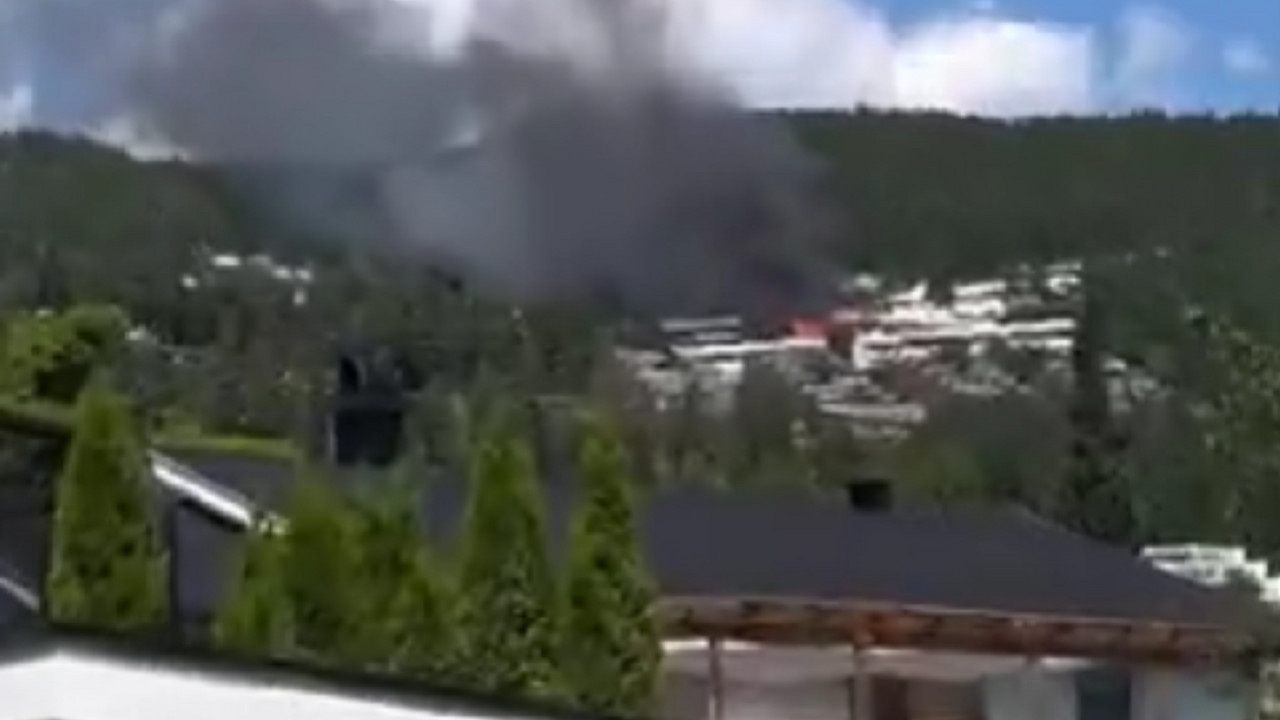 Više od 100 kuća izgorelo, stotine ljudi beži pred vatrom (VIDEO)