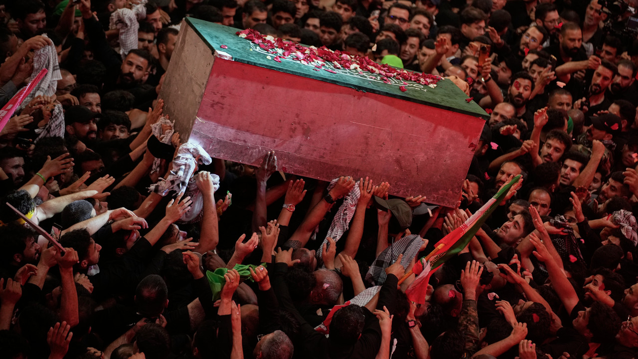 Novi udar i nove pretnje: Dok bombe padaju, Iran se oprašta od Hamneija