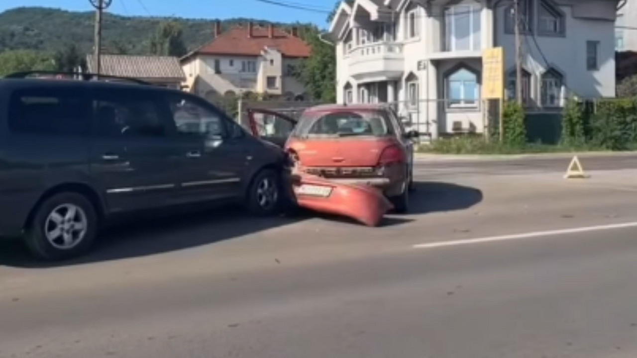 Udes u Nišu napravio haos na bulevaru, saobraćaj otežan (VIDEO)