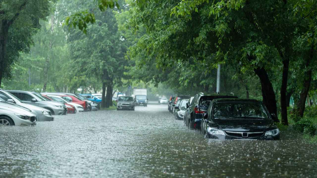 Ulice pod vodom, RHMZ izdao hitno upozorenje