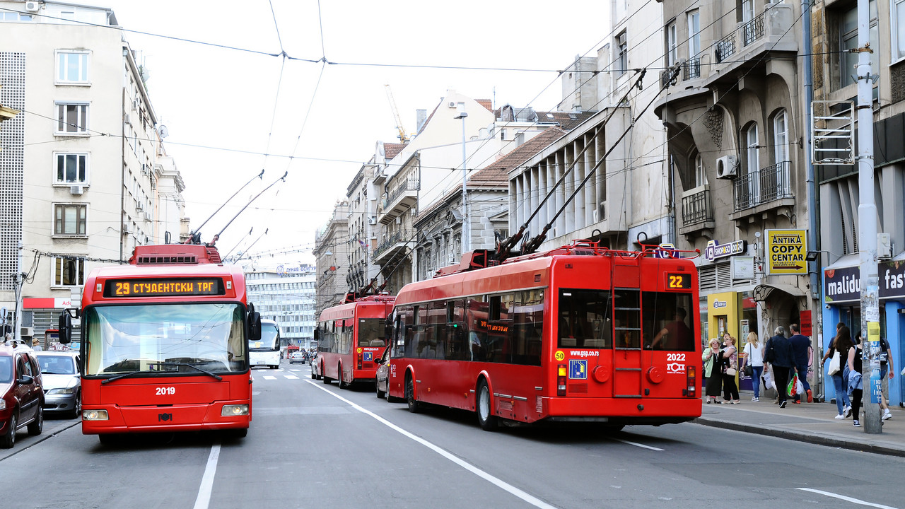Beograd danas menja režim saobraćaja: Zatvaraju se ključne ulice, vozači moraju da menjaju rute