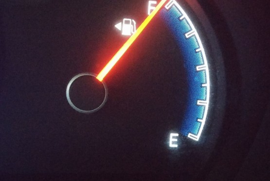 Mala strelica na instrument tabli koju mnogi vozači godinama ne primijete