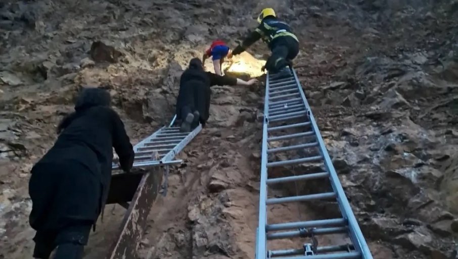 Dečak (12) u Ovčar Banji glumio Spajdermena, spasli ga monasi