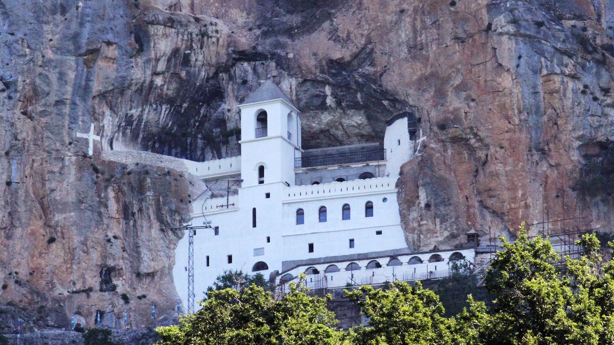 Ugrožen manastir Ostrog, pored se gradi elektrana