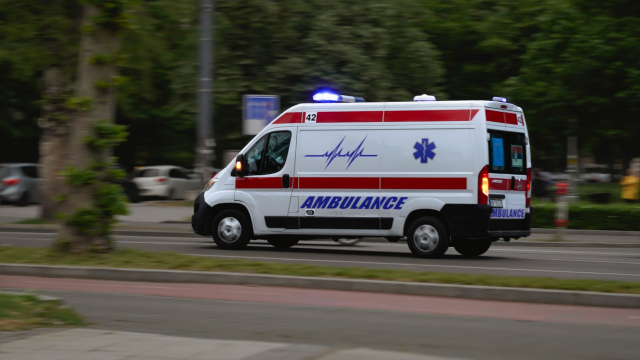 Vozač ga pokosio sa bicikla, hitno prevezen u bolnicu